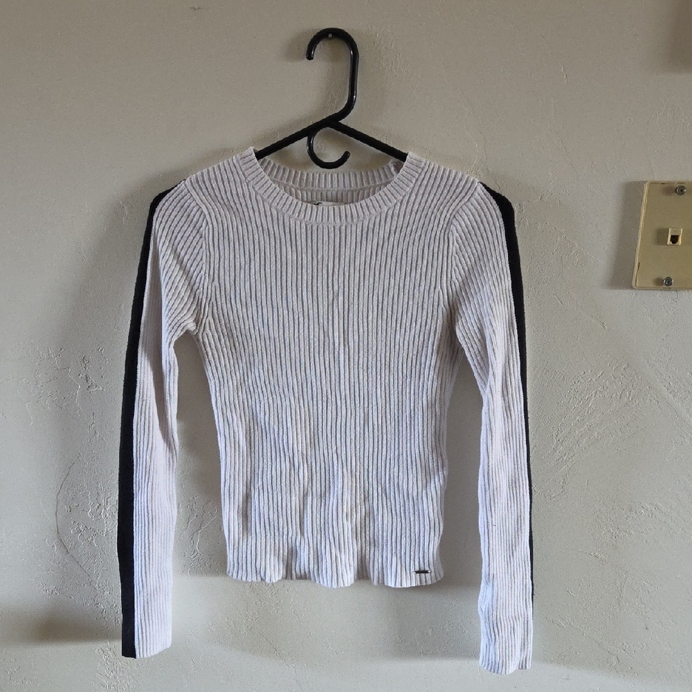 Women's White and Black Ribbed Top
